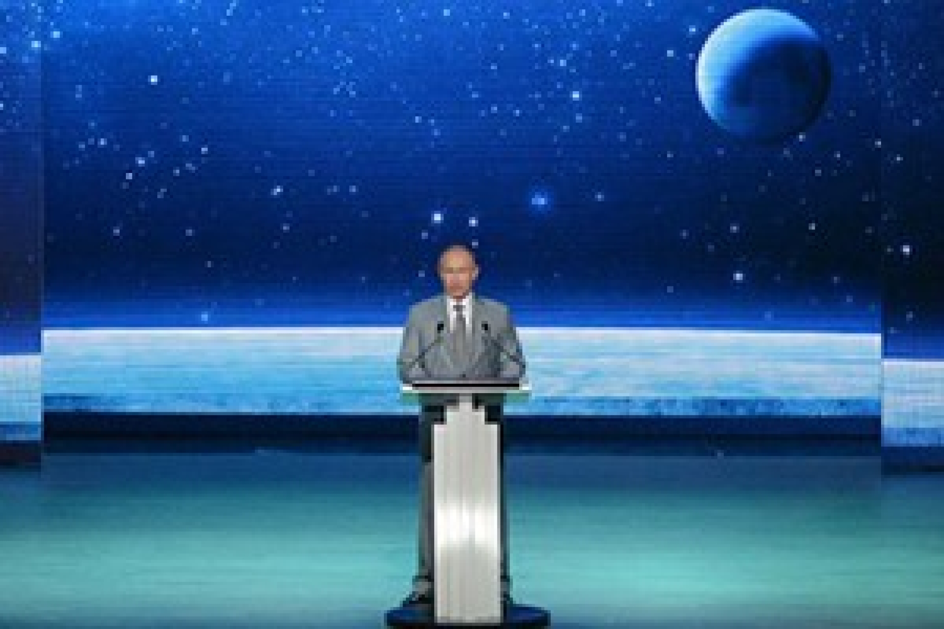 Путин: сила молодого поколения – в способности свободно мыслить