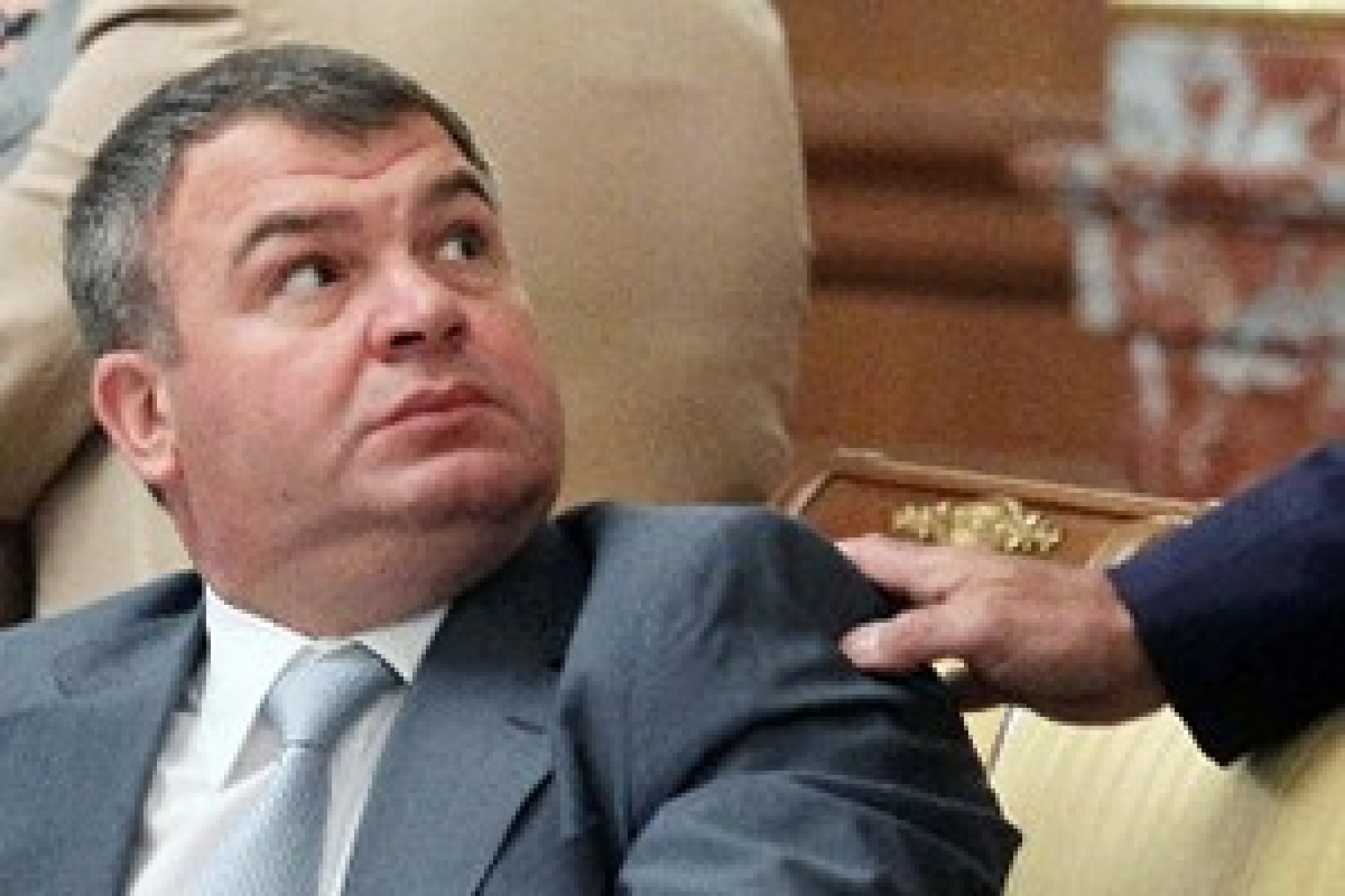 Сердюкова вызовут в суд?