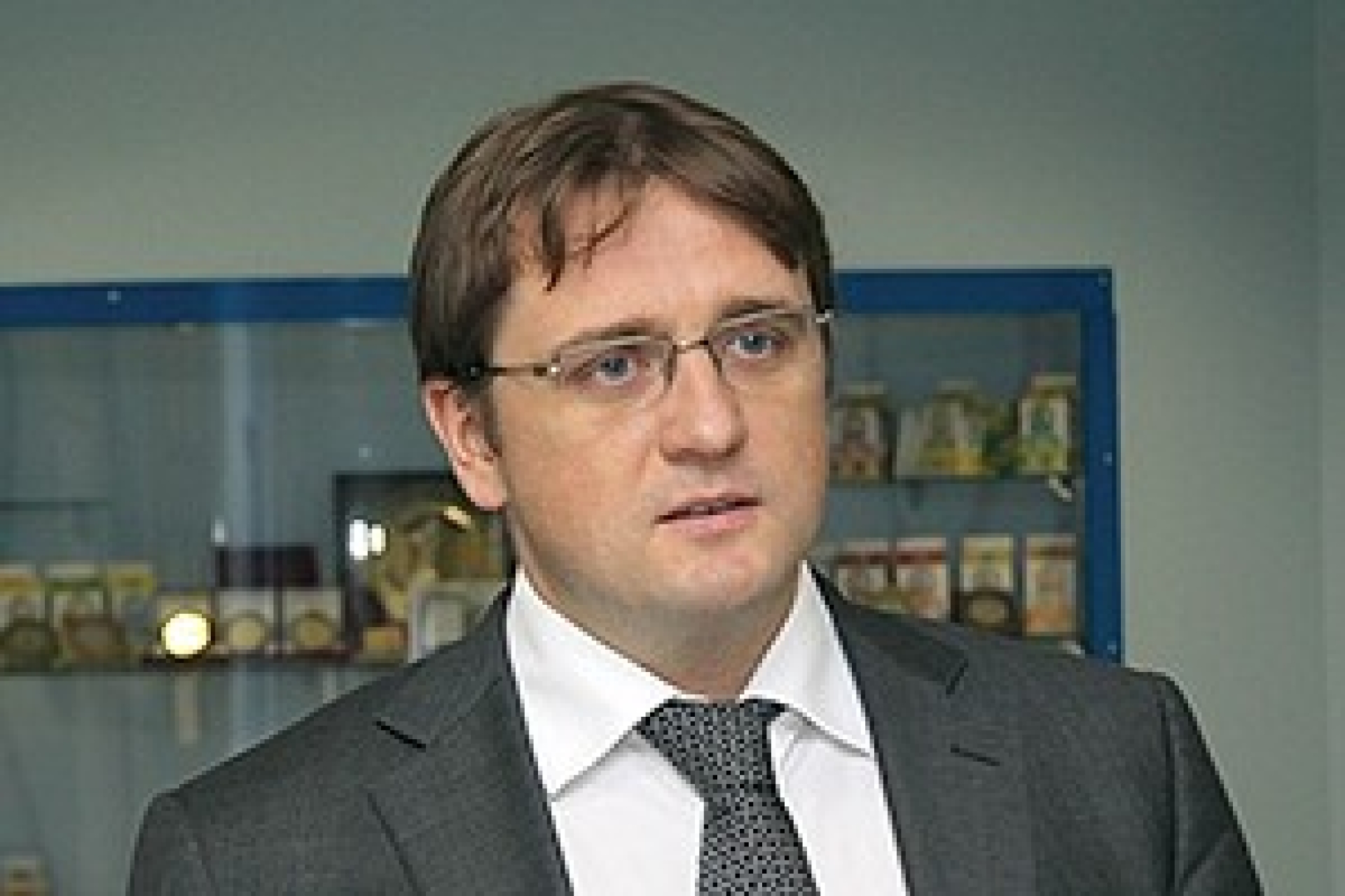 Шестаков предпочитает "кэш"?
