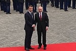 Путин встретился с Макроном