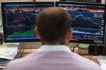 Акции "АЛРОСА", "Норникеля" и "Полюса" снижаются