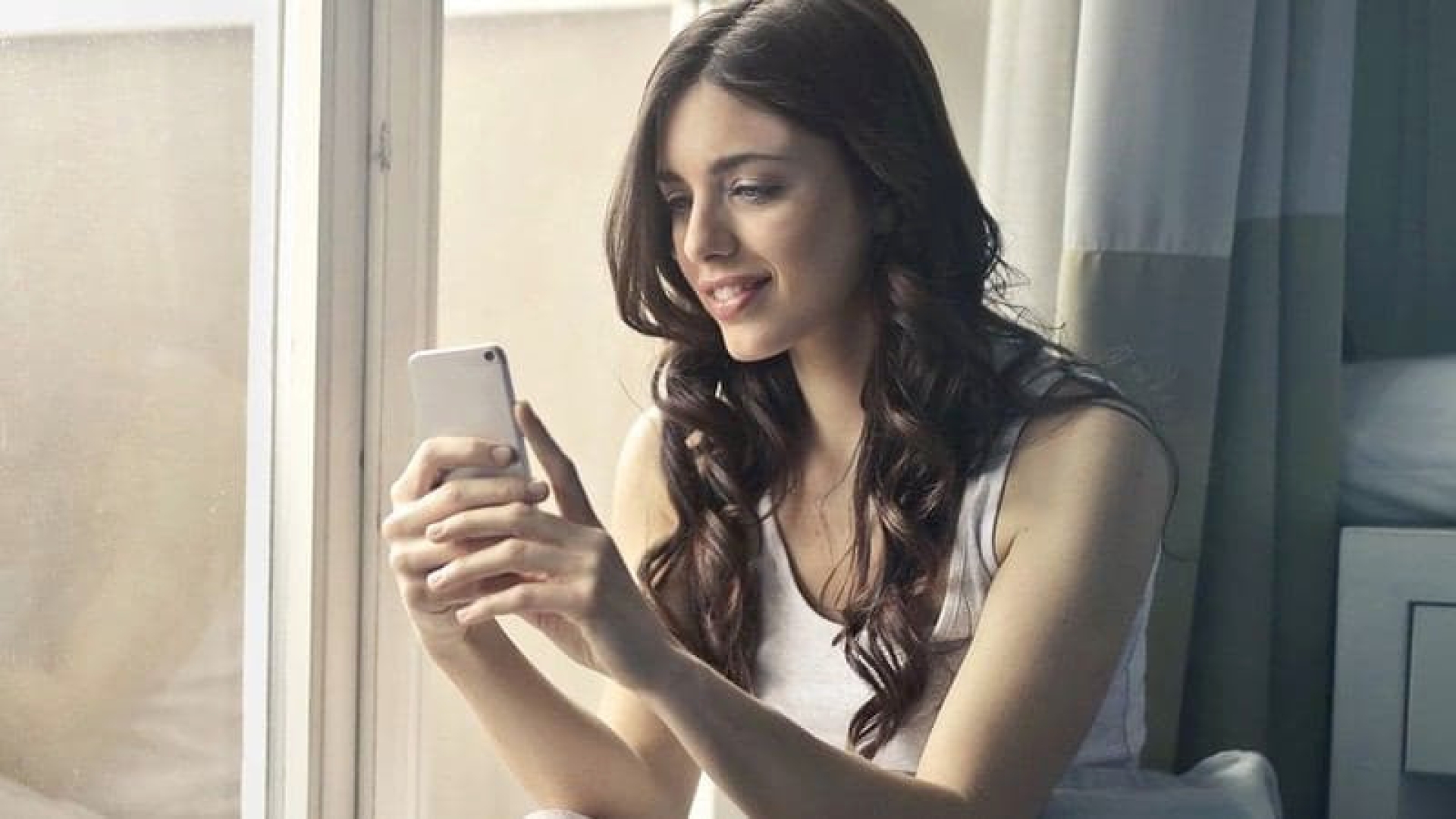 Девушка узнала, почему ее парень убегает ночью