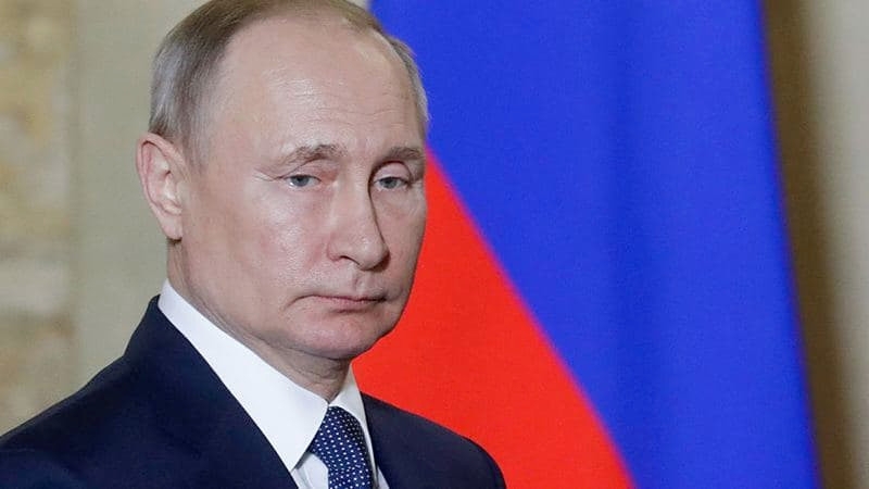 Путин призвал "не вешать судимость" за мелкие нарушения