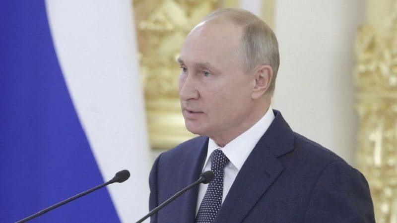 Путин ввел наказания за хамство чиновников