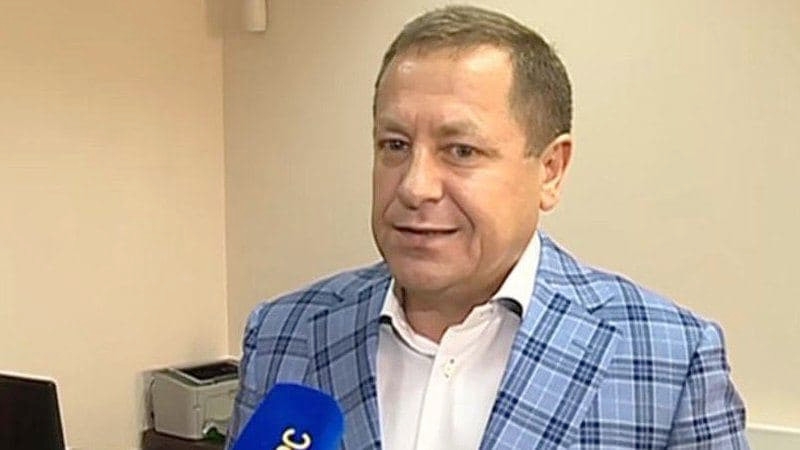 Фероян подтягивается к Меню