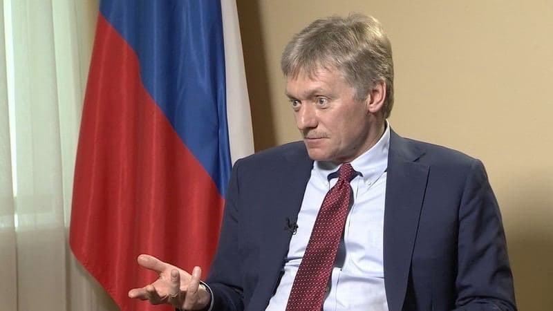 Песков ответил на вопрос о сокращении новогодних каникул