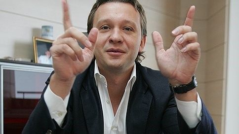 Самонов меняет 