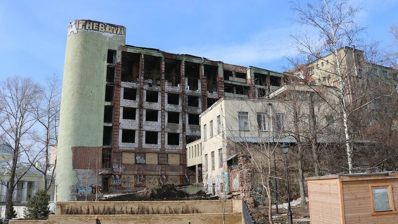 Москвичи могут оформить в собственность жилье в бывших общежитиях