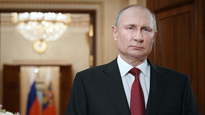 Путин призвал оказывать успешным молодым исследователям господдержку