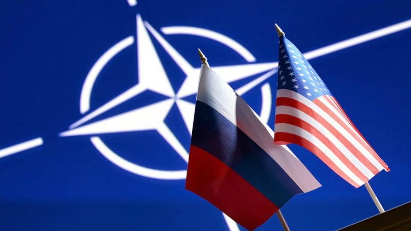 Российская псевдоугроза: Владимир Зеленский примеряет роль Анны Карениной