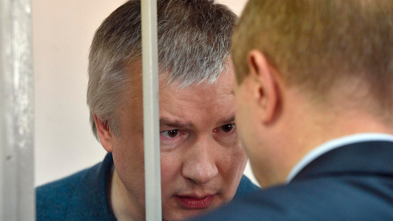 Неприкасаемое водоходное: почему Виктора Олерского российские проблемы обходят стороной Неприкасаемое водоходное: почему Виктора Олерского российские проблемы обходят стороной
