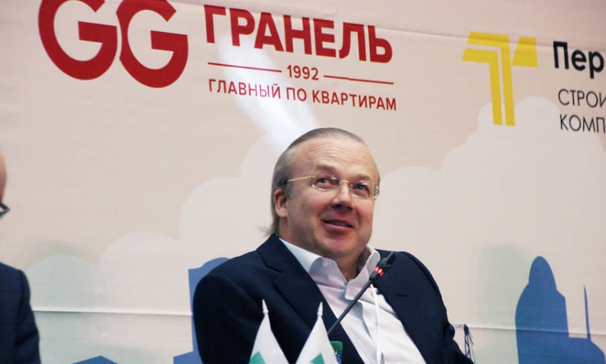 "Подсели" на реновацию: Воробьев полетит рядом с "Самолетом"?