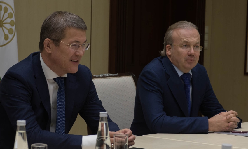 Лоббизм на колесах: Хабиров "рекламирует" нечужую себе контору?