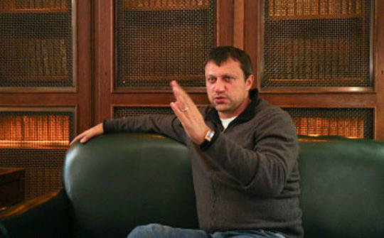 "Король" Лев: Текслер работает на интересы Гниденко?