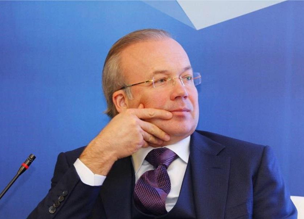 Такой "футбол" нам не нужен: Газизов споткнулся на "пенальти" от Хабирова Такой "футбол" нам не нужен: Газизов споткнулся на "пенальти" от Хабирова