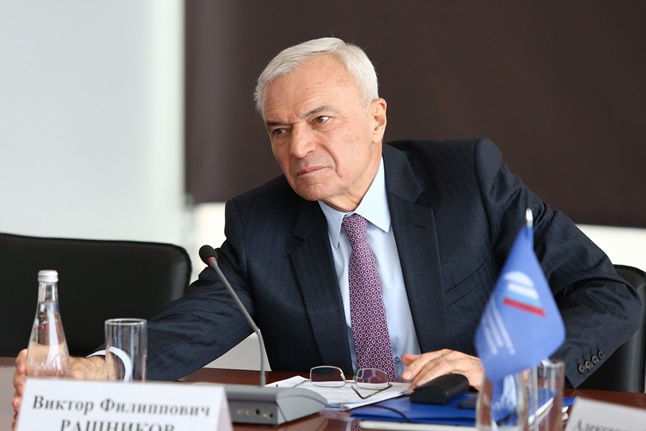 С приветом от Рашникова: "гнилая" вода и "презренный металл" Александра Виноградова С приветом от Рашникова: "гнилая" вода и "презренный металл" Александра Виноградова