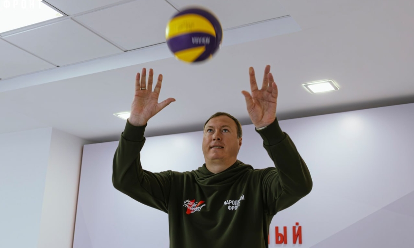 Олимпийский чемпион Тарас Хтей и Народный фронт продолжают собирать средства на технику для Первого армейского корпуса