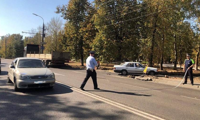 Трехлетний ребенок сбежал из детского сада и попал под грузовик в Орле