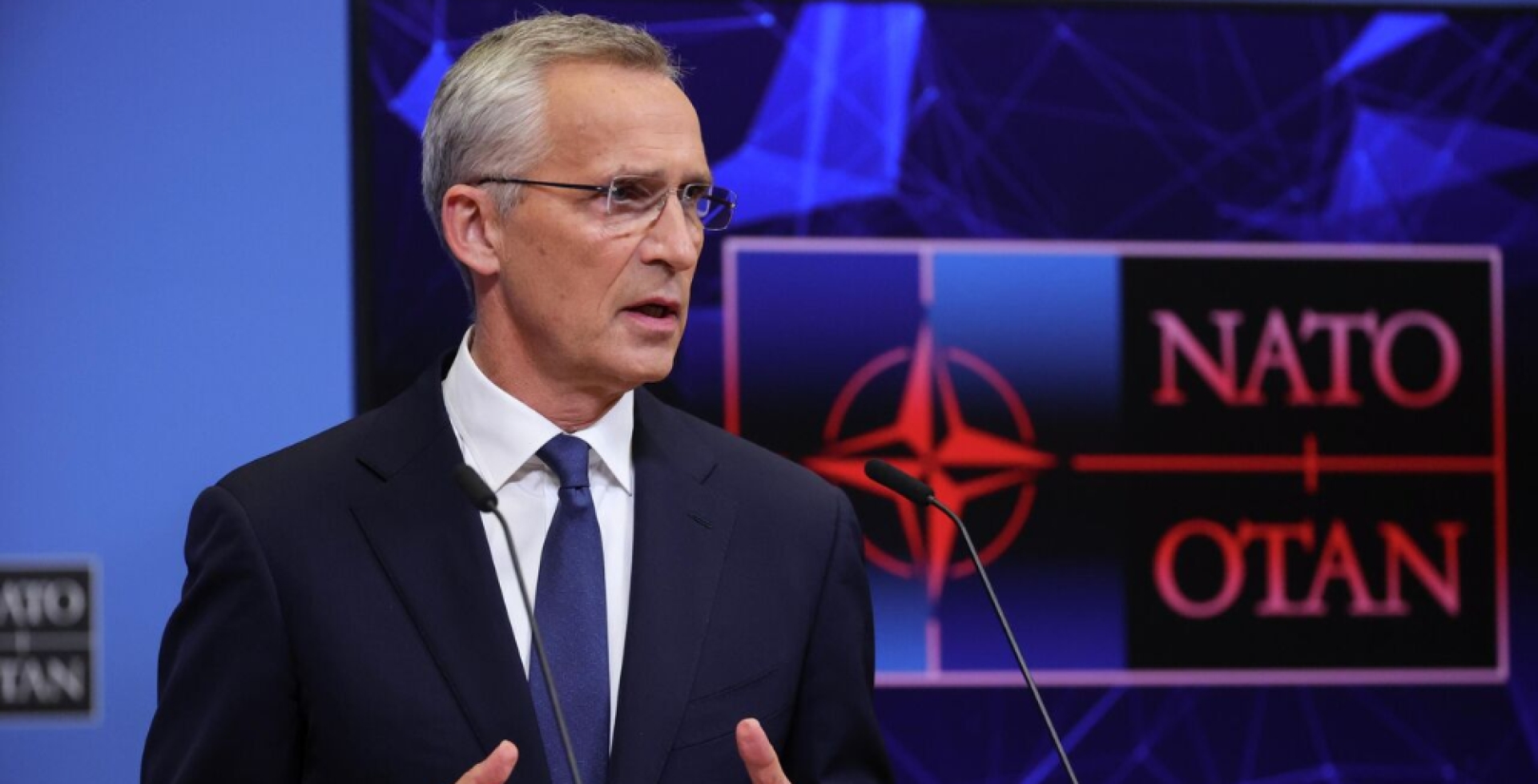 Йенс Столтенберг заявил, что опасно недооценивать Россию