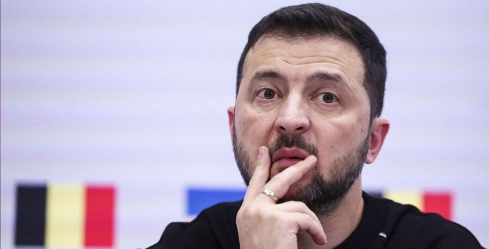 Политик Филиппо заявил, что США решили обвинить во всех неудачах Зеленского
