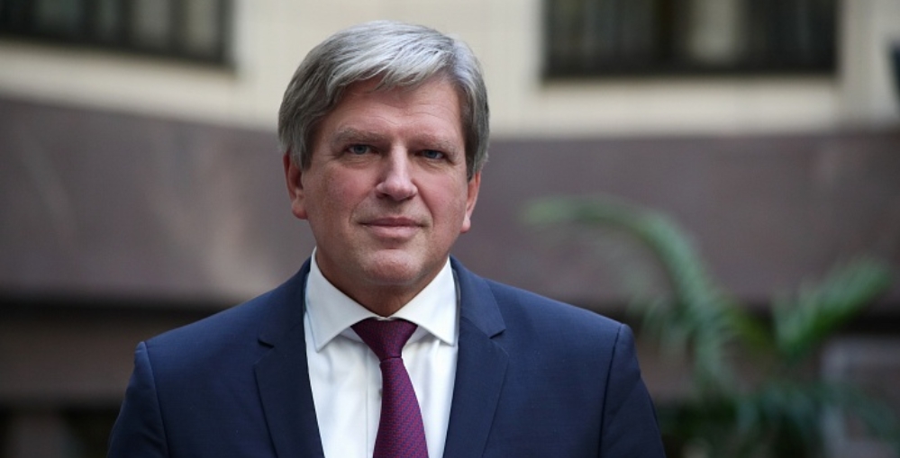 МИД РФ: граждан России оперативно предупредили о возможном изъятии автомобилей в ЕС