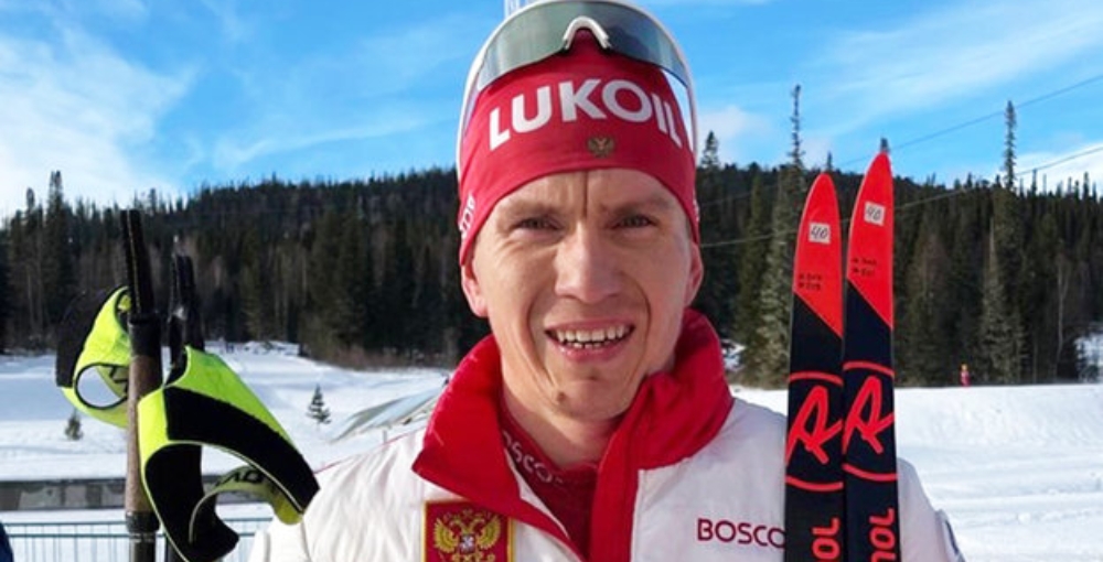 Александр Большунов выиграл 13-ю гонку подряд на этапах Кубка России