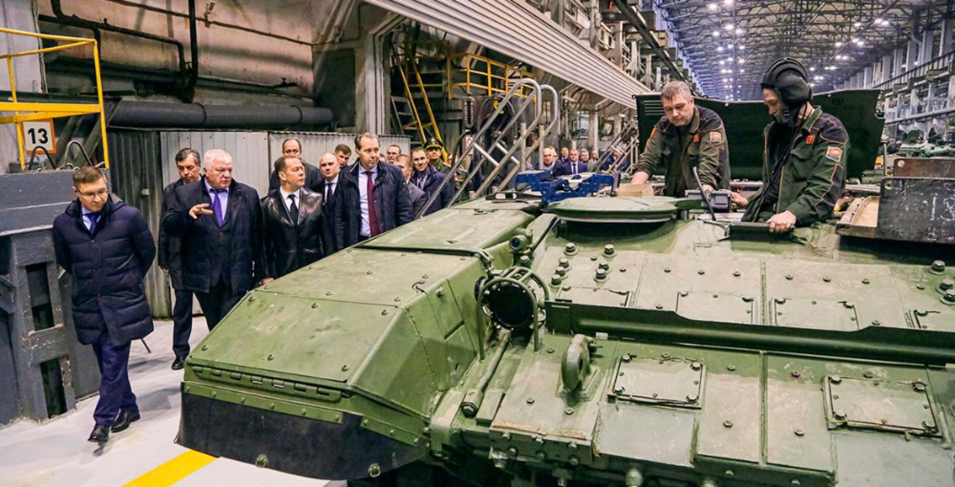 Медведев: Россия нарастила производство вооружения до 1500% 