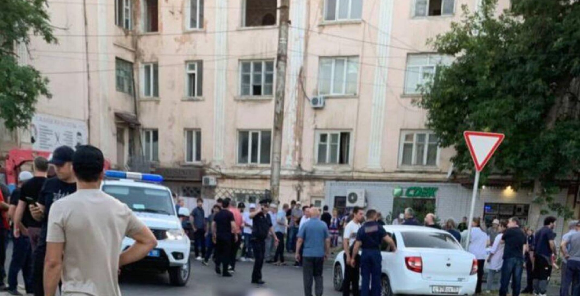 Президент Узбекистана выразил соболезнования Путину в связи с терактами в Дагестане 