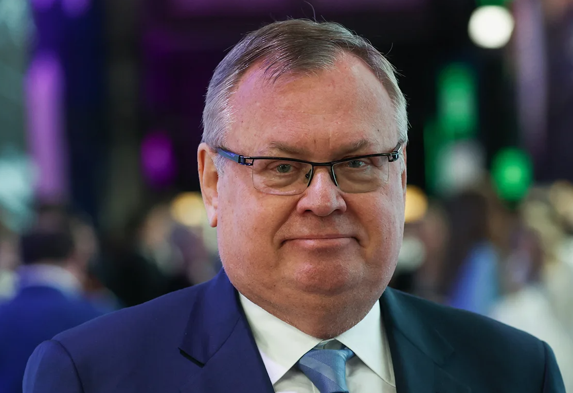Винокуров или Махмудов: кто получит от ВТБ конфетку-
