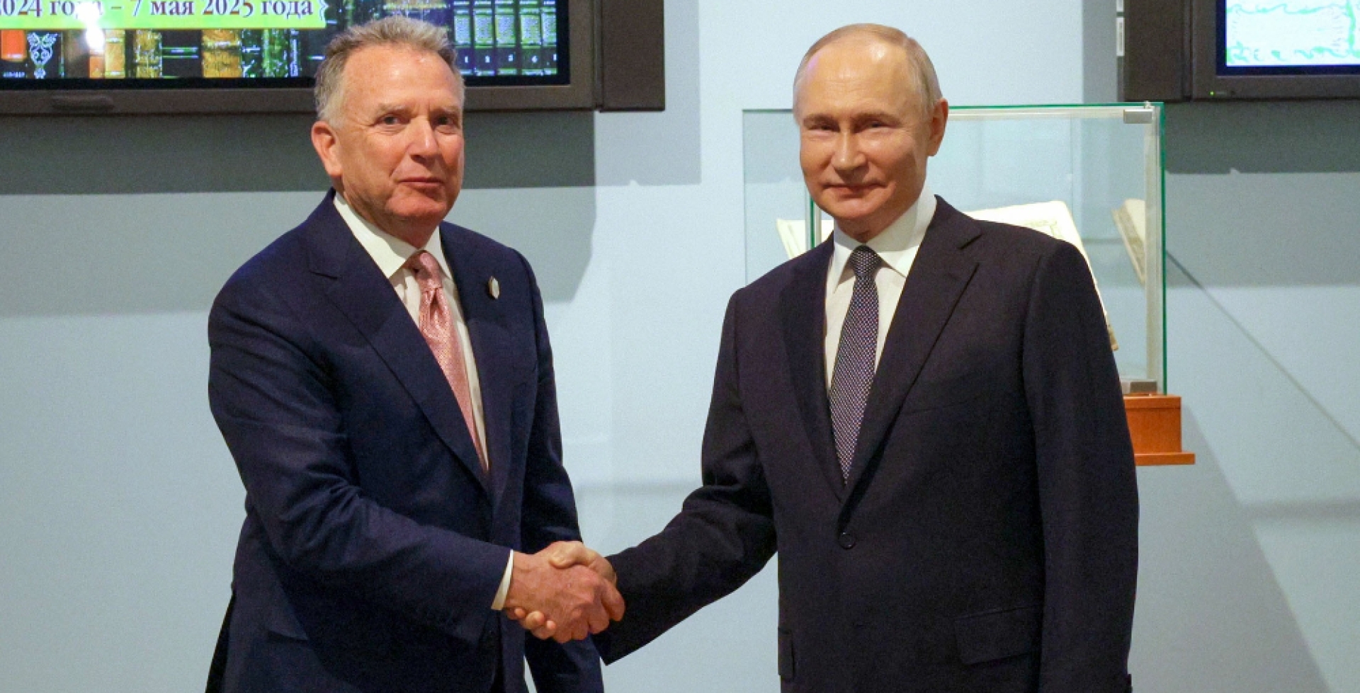Песков назвал чрезвычайно полезными контакты Путина и Уиткоффа