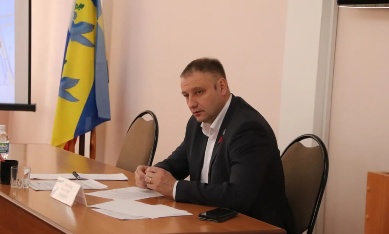 На выход: глава Чувашии Олег Николаев на чемоданах