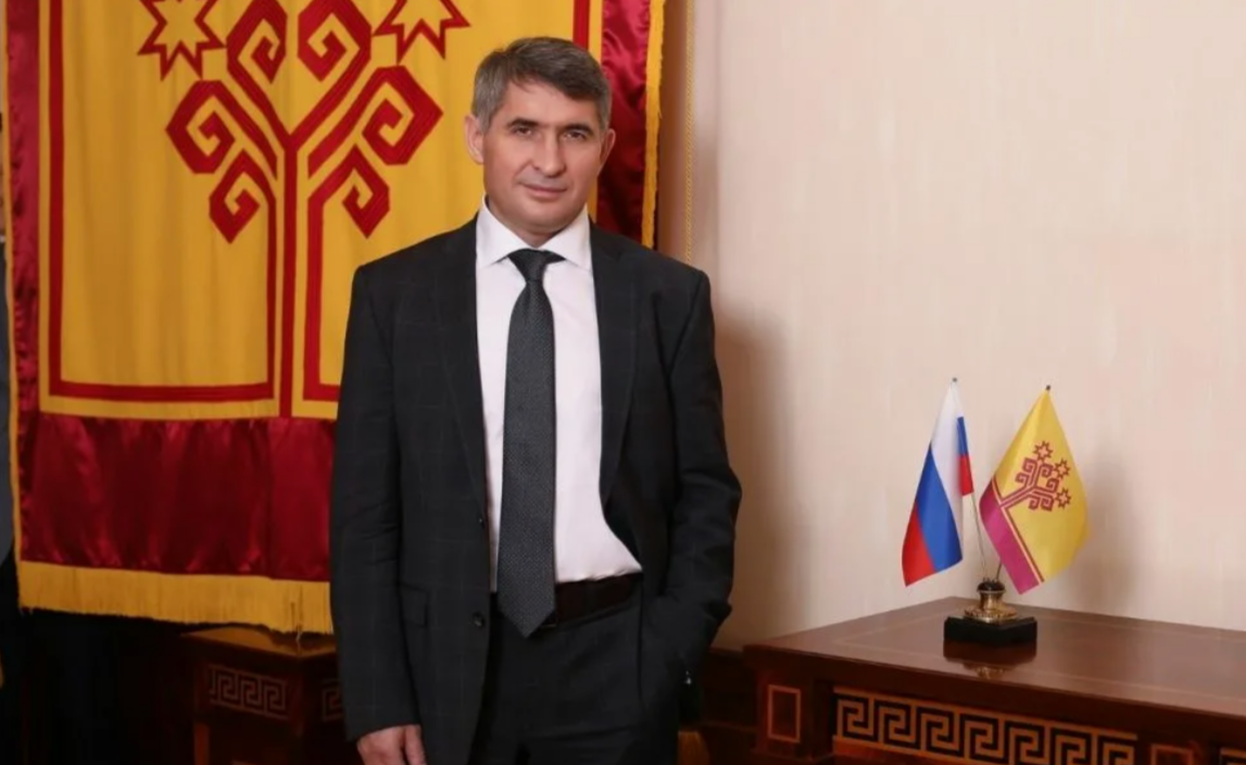 На выход: глава Чувашии Олег Николаев на чемоданах