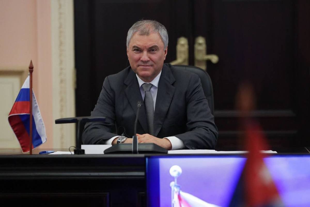 Собачий вопрос их испортил: Володин против Клишаса