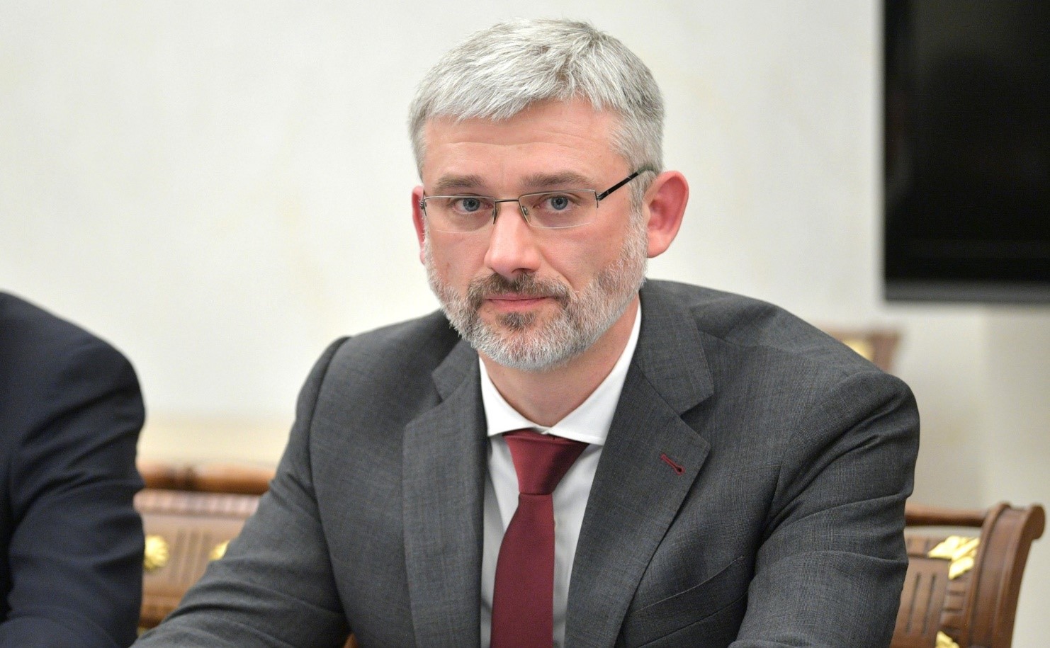 Никитин меняет "крышу": Ротенберги, Шувалов и казус Старовойта 