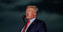 Трамп объявил о поездке в Россию для встречи с Путиным
