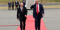 Путин и Трамп провели переговоры по Украине на Аляске