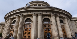 Четырехлетний мальчик пострадал в петербургском метро из-за эскалатора