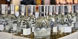 Власти Томской области объяснили закупку элитного алкоголя и продуктов на 1,2 млн рублей