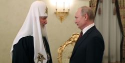 Патриарх Кирилл в проповеди рассказал, что его отец крестил Владимира Путина