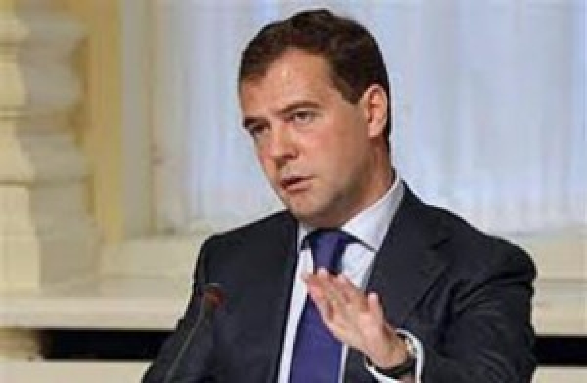 Медведев свирепствует