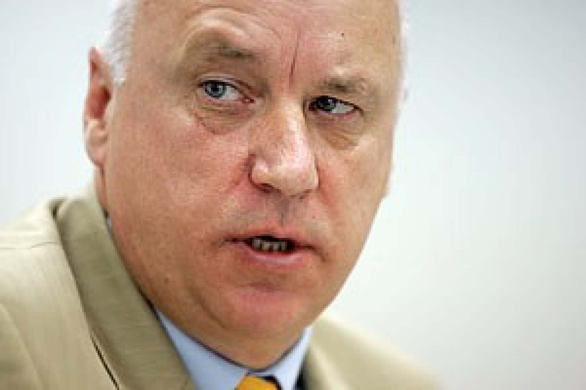 Александр Бастрыкин проигрывает "войну" Юрию Чайки