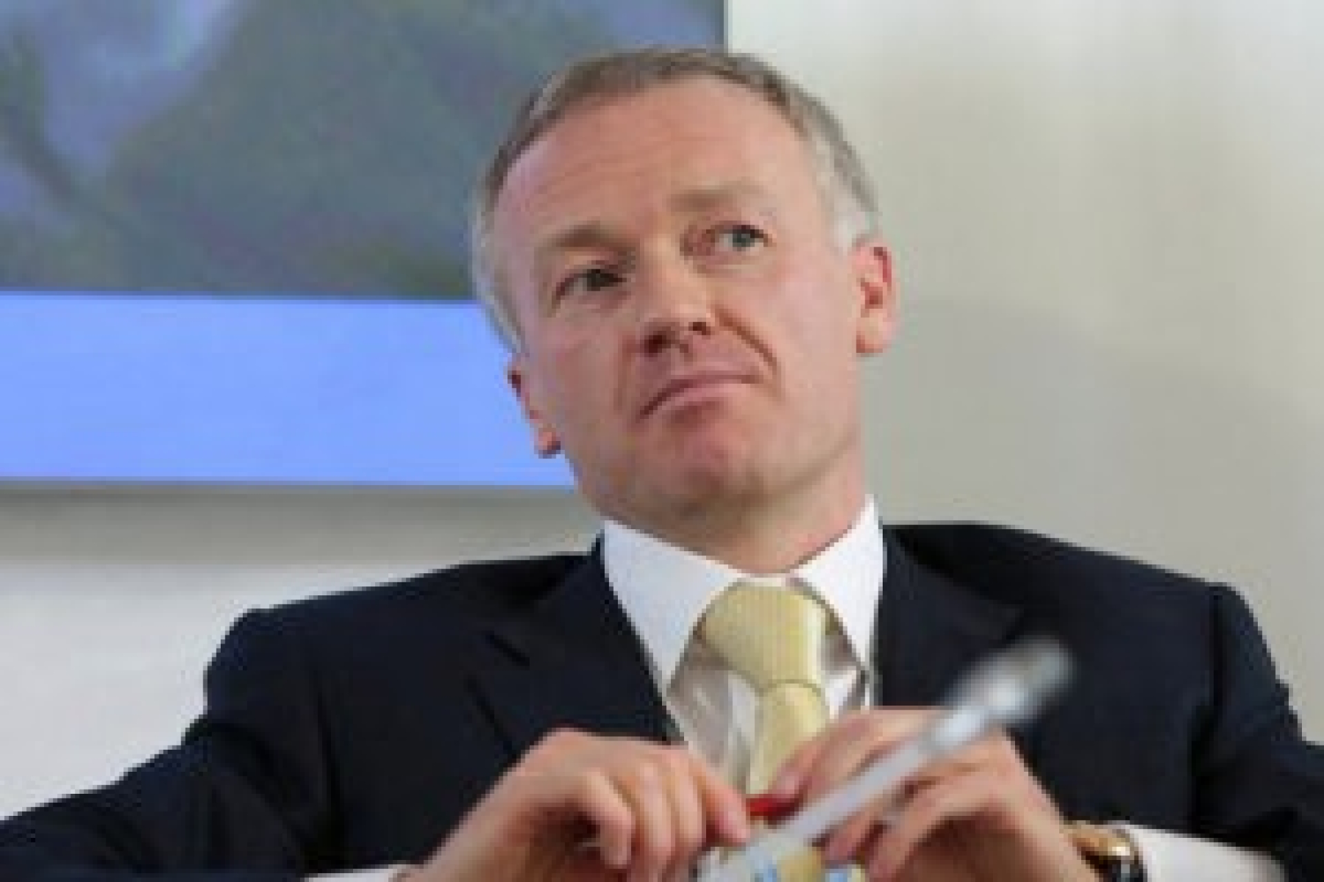 Баумгертнер стал "политическим заложником"?