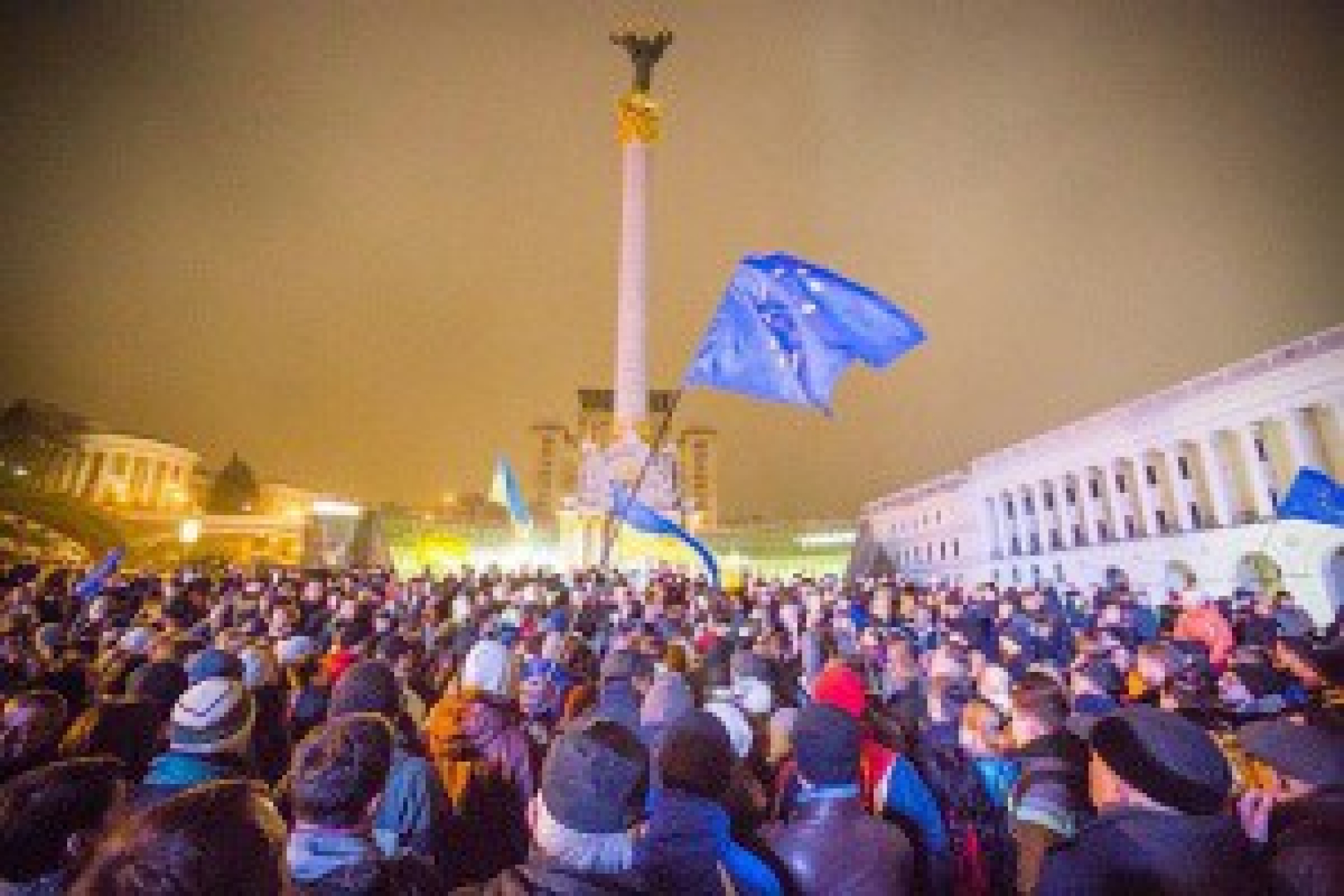 Оппозицию бросает в крайности