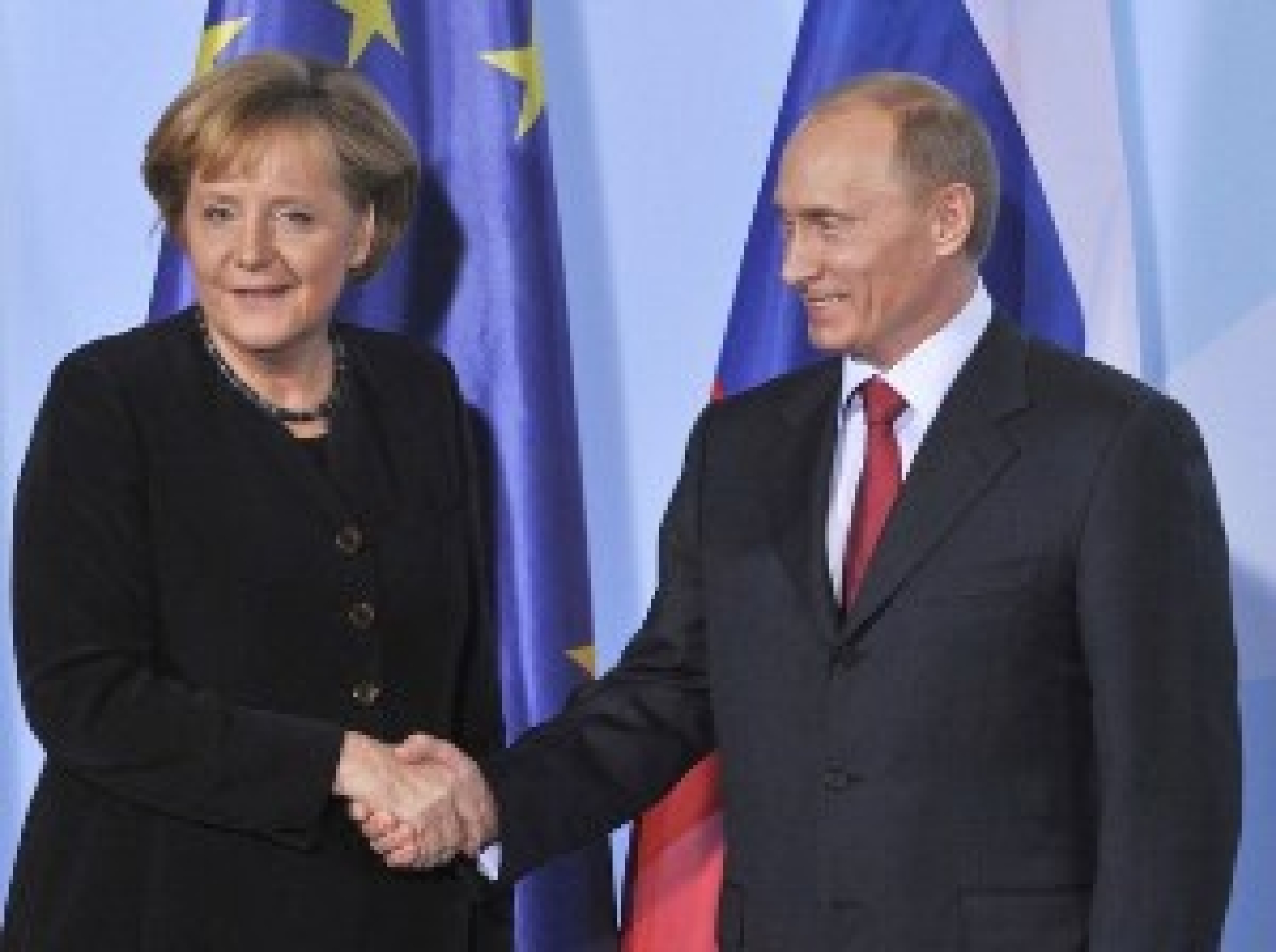Меркель настаивает на диалоге