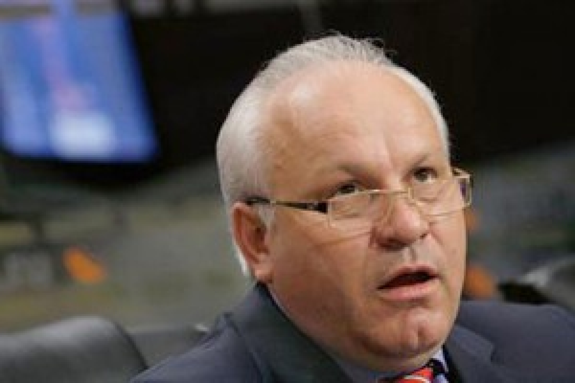 Виктор Зимин "сдает" города олигархам?